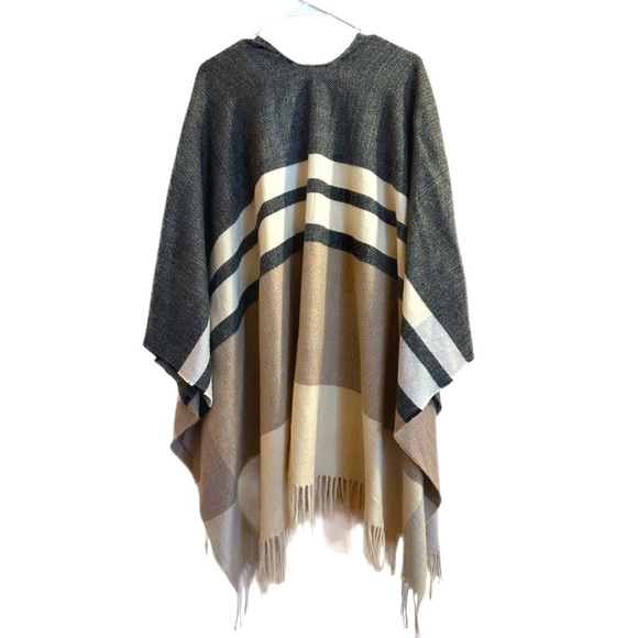 Women’s Knit Poncho Sweater - One Size - NWOT - Picture 3 of 4